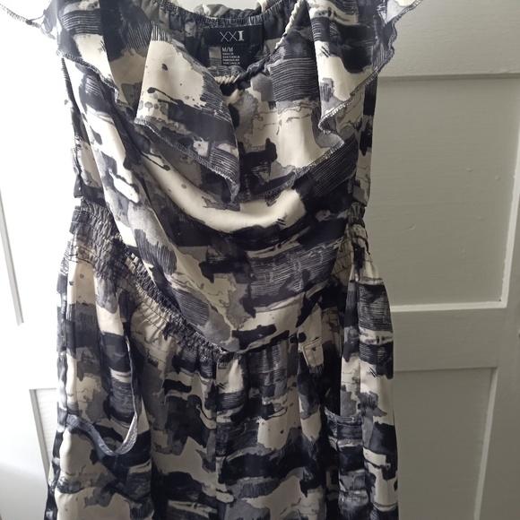 Romper - Picture 4 of 4